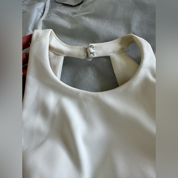 Modest sheath wedding dress with keyhole back - Picture 6 of 13